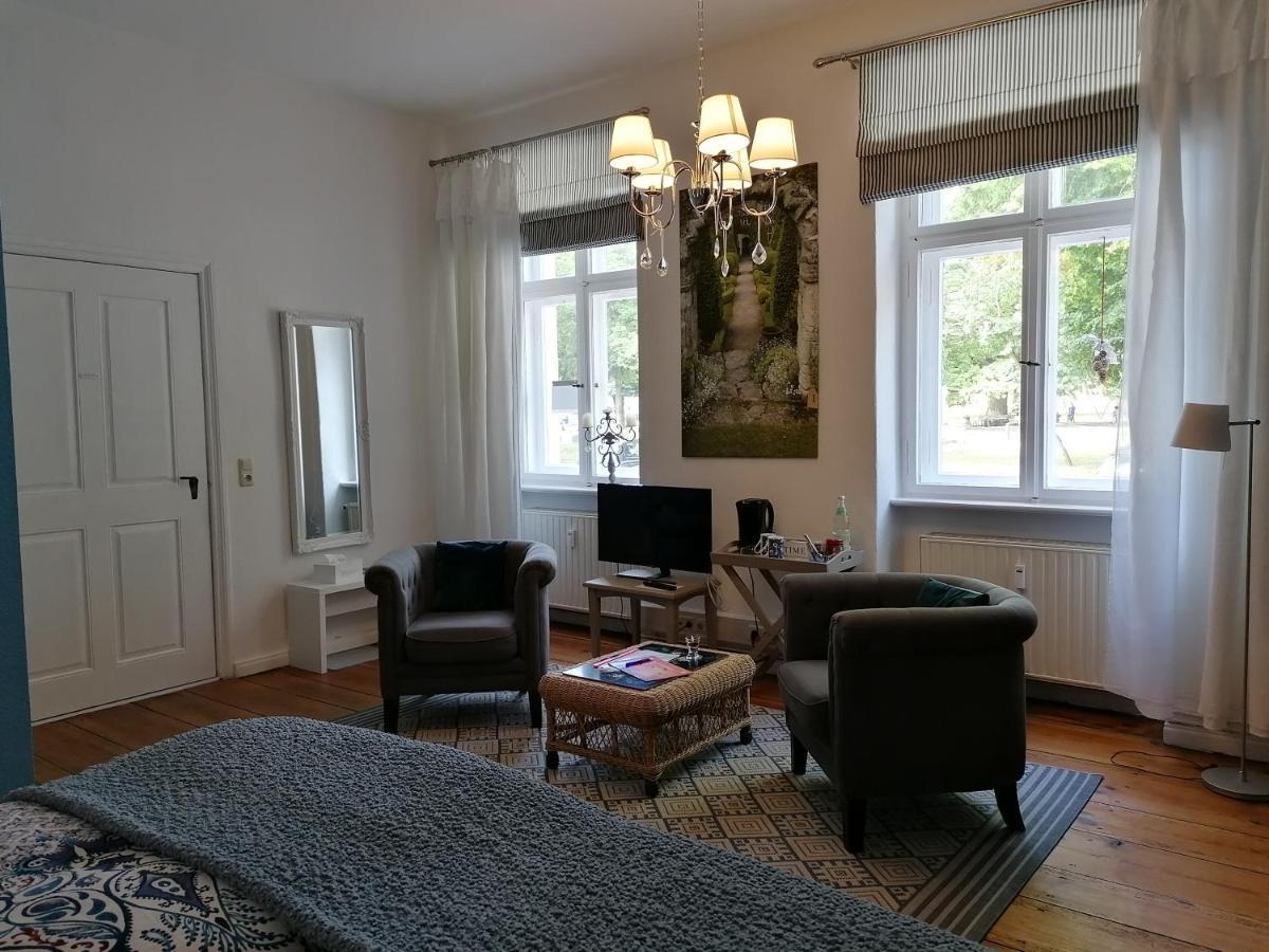 Bed&Breakfast Wagner "Im Alten Pfarrhaus" Neuruppin Kültér fotó