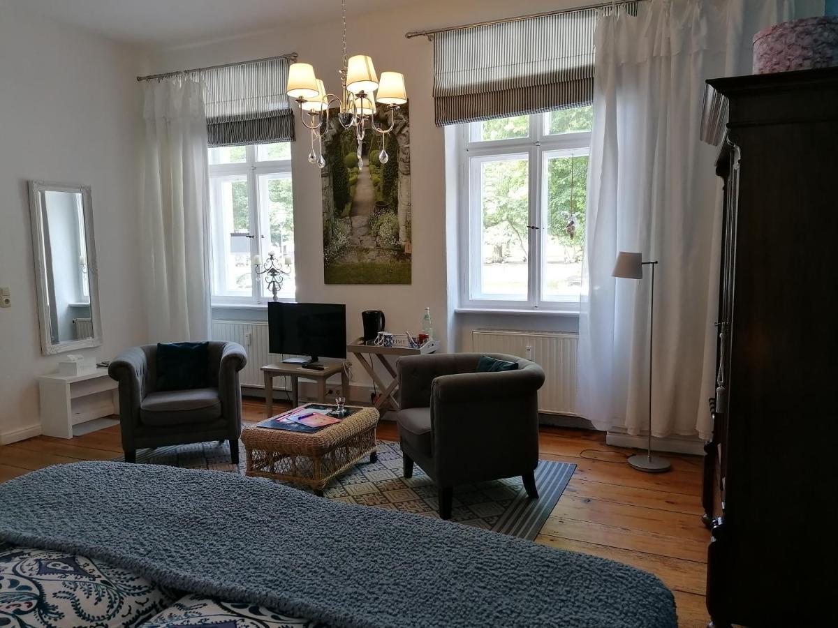Bed&Breakfast Wagner "Im Alten Pfarrhaus" Neuruppin Kültér fotó