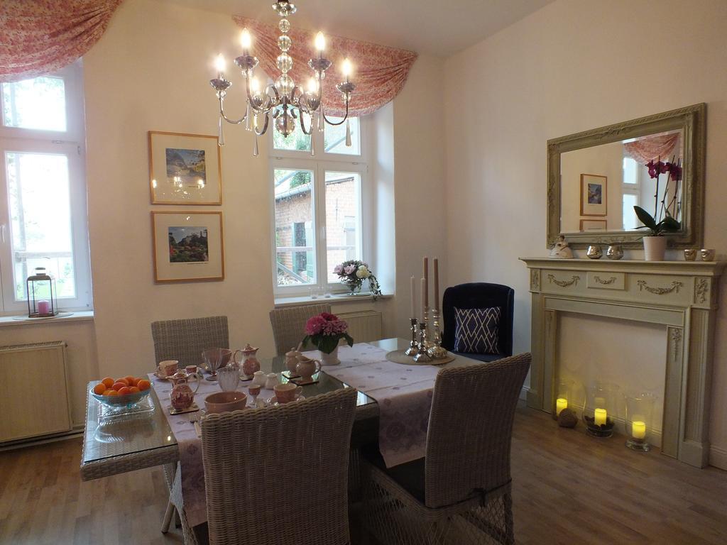 Bed&Breakfast Wagner "Im Alten Pfarrhaus" Neuruppin Kültér fotó