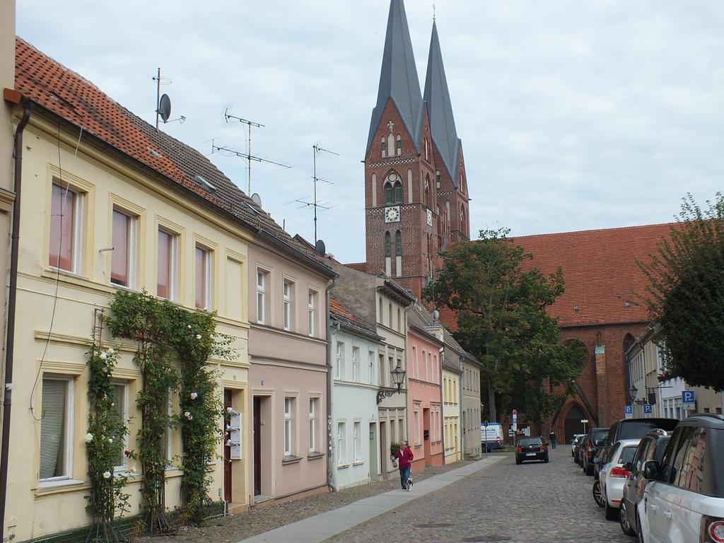 Bed&Breakfast Wagner "Im Alten Pfarrhaus" Neuruppin Kültér fotó